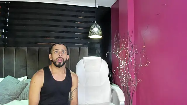 Lobo sex21 online show from October 11, 2025, 7:45 pm