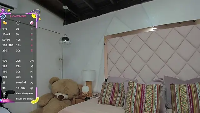 maddie greyy online show from October 6, 2025, 4:04 pm