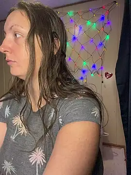 allnaturalmermaid online show from April 21, 2026, 4:23 pm