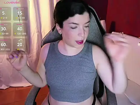 Snapshot of beyondsteel_ chatting on November 11, 2025, 3:39 am beyondsteel online show from November 11, 2025, 3:39 am