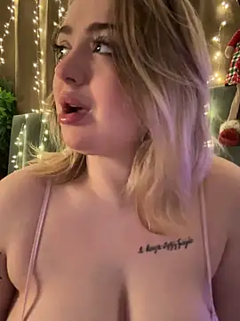 KellyMoors online show from December 19, 2025, 1:45 am