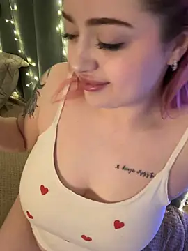 KellyMoors online show from February 5, 2026, 2:05 am