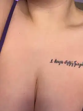 KellyMoors online show from March 26, 2026, 1:33 am