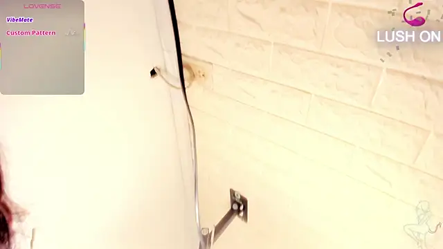 Julieta Slav3 online show from April 7, 2026, 9:59 pm