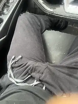 ayrtonmen online show from October 17, 2025, 1:14 pm