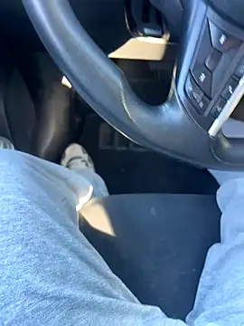 ayrtonmen online show from October 29, 2025, 2:52 pm