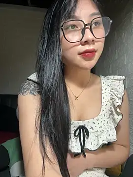 Linh5790 online show from October 16, 2025, 3:24 pm