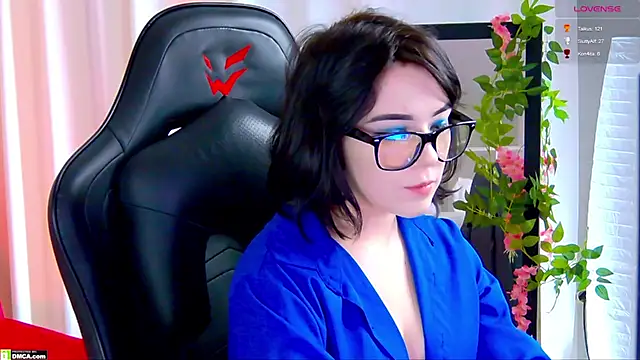 Kelly foox online show from November 25, 2025, 9:09 am