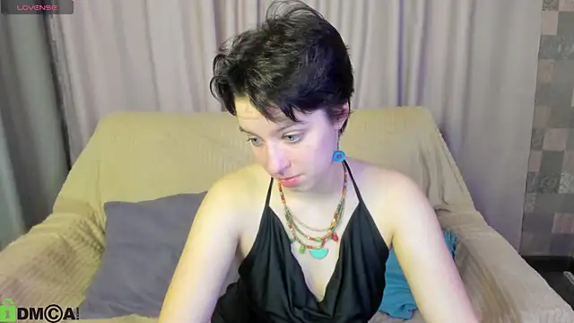 Sara Frayer online show from November 17, 2025, 1:11 am