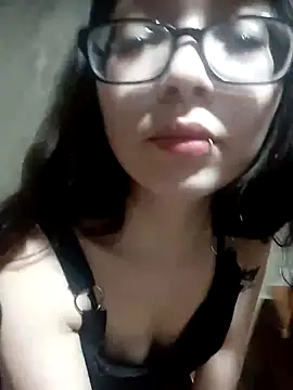 miaahot69 online show from October 17, 2025, 8:28 am