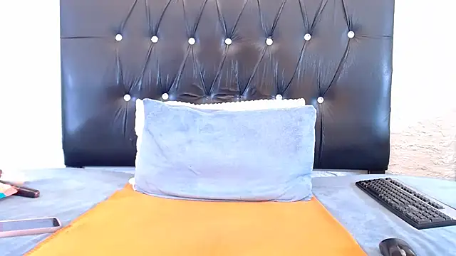 LadyBear2002 online show from March 27, 2026, 5:01 pm