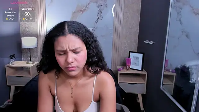 AriaVega online show from December 1, 2025, 12:21 pm