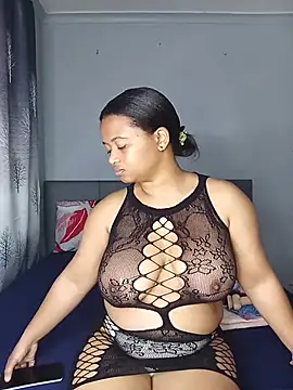 Snapshot of Sultrytits6 chatting on July 10, 2026, 11:18 pm Sultrytits6 online show from July 10, 2026, 11:18 pm