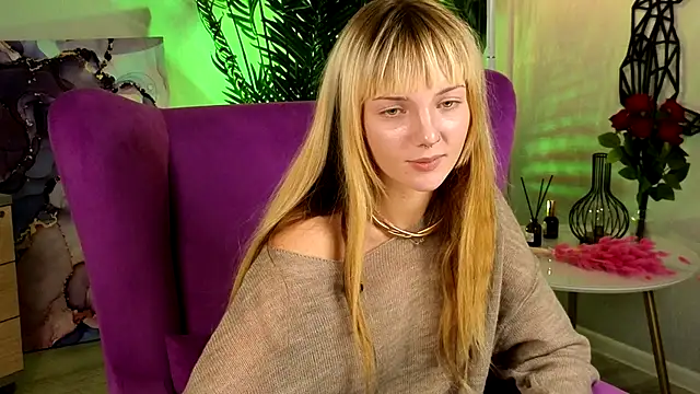 CelestaDicorcia online show from October 4, 2025, 9:40 am