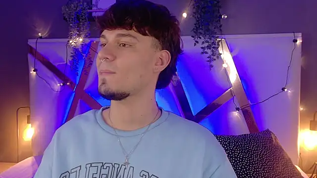 LiamThunder05  online show from November 20, 2025, 3:07 am