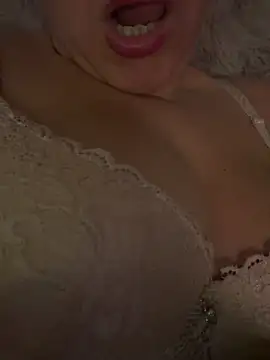 Daiana Andra online show from March 18, 2026, 10:13 pm