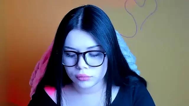 Mona Esty online show from November 13, 2025, 12:37 pm