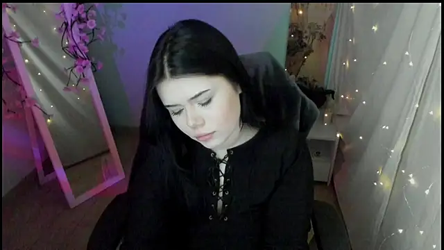 Mona Esty online show from April 21, 2026, 6:20 am