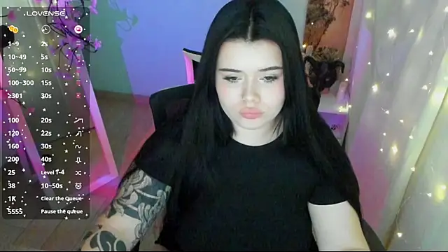 Snapshot of Mona_Esty chatting on July 10, 2026, 6:21 pm Mona Esty online show from July 10, 2026, 6:21 pm