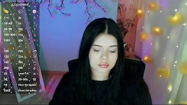 Snapshot of Mona_Esty chatting on July 25, 2026, 6:22 am Mona Esty online show from July 25, 2026, 6:22 am