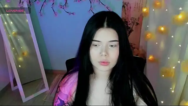 Snapshot of Mona_Esty chatting on August 5, 2026, 6:05 am Mona Esty online show from August 5, 2026, 6:05 am