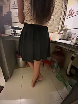 shailja00000 online show from October 10, 2025, 12:59 pm