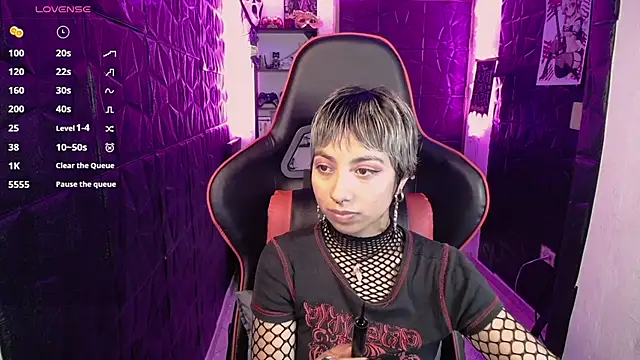 lunarichy22 online show from March 4, 2026, 7:53 pm