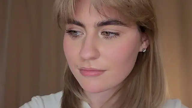 EuniceRaymundo online show from October 4, 2025, 6:17 pm