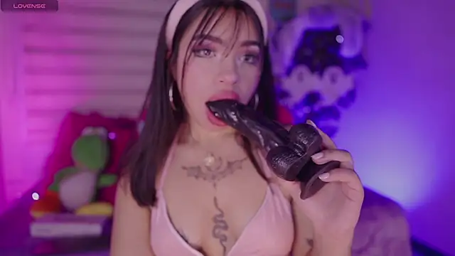 emma soffia online show from October 7, 2025, 7:44 pm