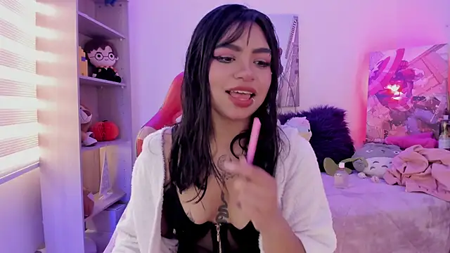 emma soffia online show from November 28, 2025, 6:43 pm