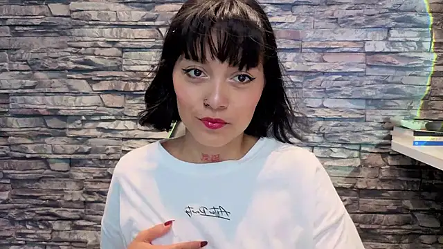 Qadeshoficial online show from November 2, 2025, 9:06 pm