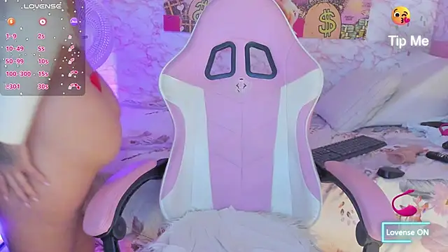 Antonellaa Fox  online show from April 21, 2026, 8:23 pm