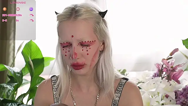 RanyThomson online show from October 17, 2025, 7:55 am