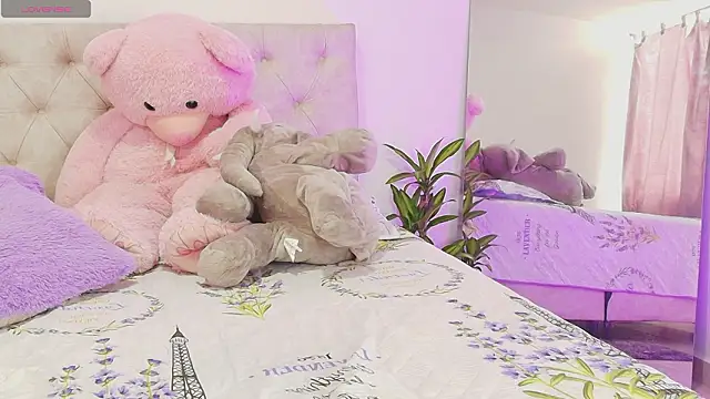 SoofiKiss online show from March 11, 2026, 6:58 pm