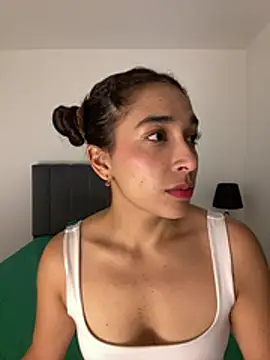 SabrinaEvanss  online show from May 17, 2026, 6:59 pm