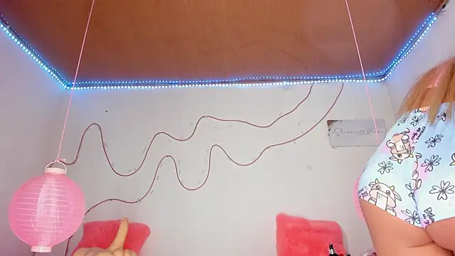 shannon kinne  online show from November 5, 2025, 1:22 pm