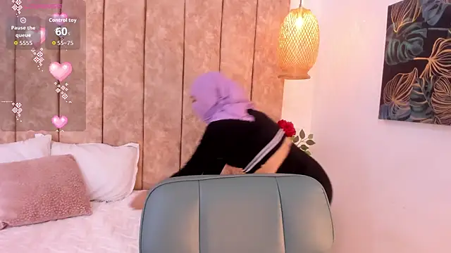  alishaa c online show from December 5, 2025, 4:10 am