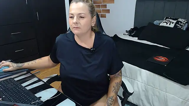 Snapshot of perlagoloza05 chatting on June 4, 2026, 3:01 am perlagoloza05 online show from June 4, 2026, 3:01 am