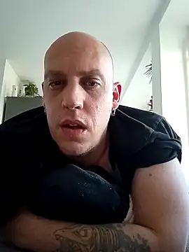 Kobradera1984 online show from October 13, 2025, 2:39 pm