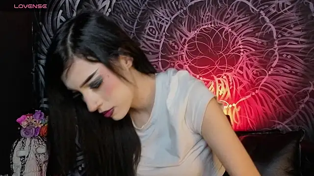 dahlia darkwood online show from February 21, 2026, 10:11 pm