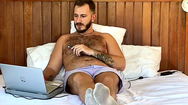 mrmaxiy online show from June 15, 2026, 7:32 am