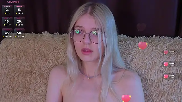 MonicaShiny online show from November 12, 2025, 7:13 pm