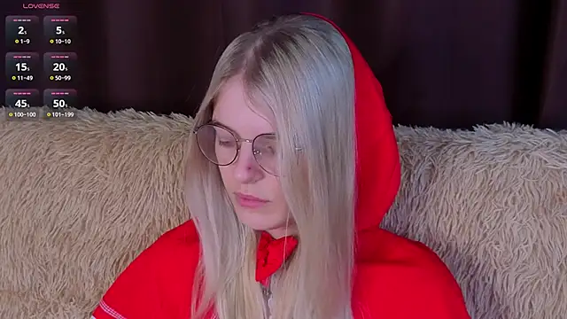 MonicaShiny online show from November 21, 2025, 5:44 pm