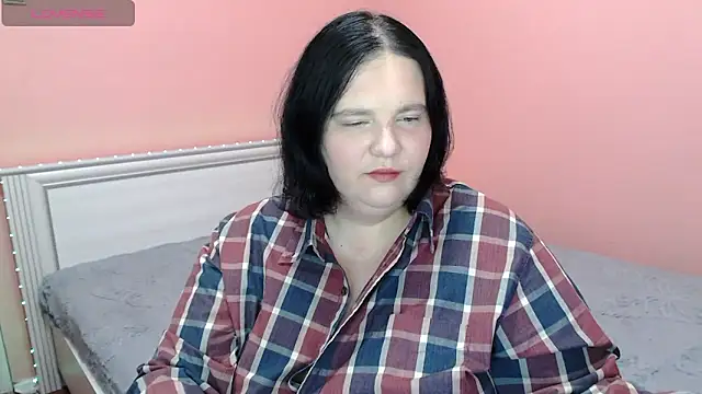  alexandra ray  online show from October 7, 2025, 2:03 pm