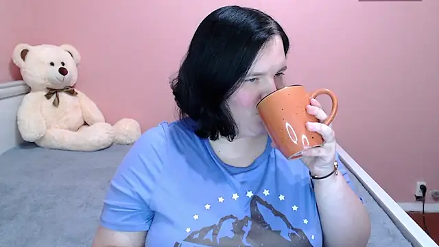  alexandra ray  online show from October 17, 2025, 11:46 am