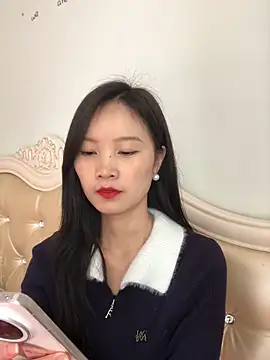 Mile-m online show from February 11, 2026, 5:01 am