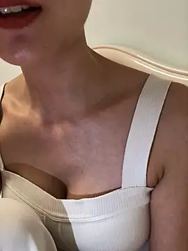 Mile-m online show from April 19, 2026, 11:31 am