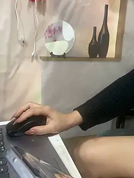 Azura a online show from February 6, 2026, 2:09 pm