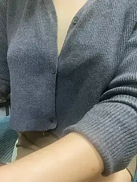 Azura a online show from February 26, 2026, 2:32 am