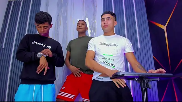 Play boys Hot2 online show from November 26, 2025, 4:13 am